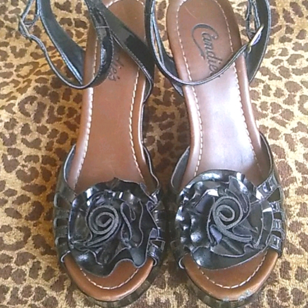 Candies Black patent leather wedges
